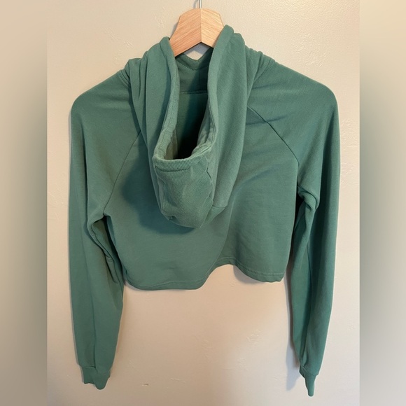 Green Gymshark Women's Cropped Hoodie - Picture 8 of 11